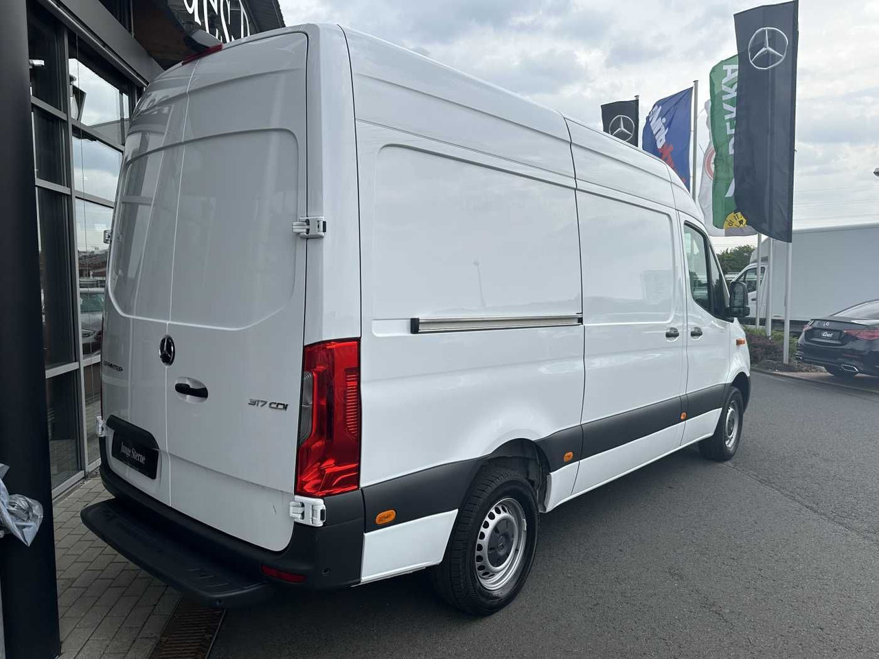Mercedes-Benz Sprinter 317 CDI 3665 9G Klima 360 MBUX SHZ - Panel van: picture 4 Mercedes-Benz Sprinter 317 CDI 3665 9G Klima 360 MBUX SHZ - Panel van: picture 4