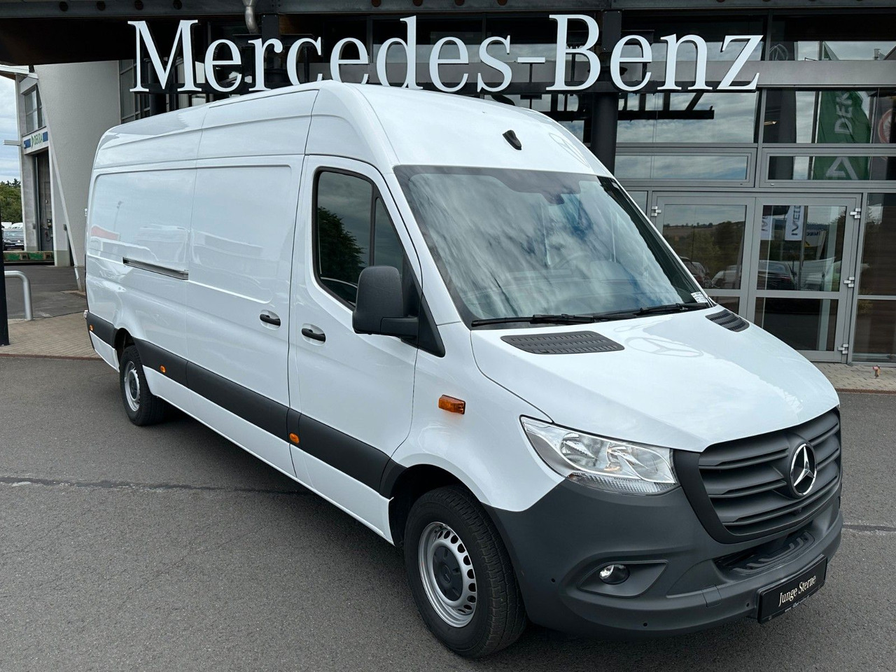 Mercedes-Benz Sprinter 317 CDI 4325 Klima 360 Schwing SHZ - Panel van: picture 1 Mercedes-Benz Sprinter 317 CDI 4325 Klima 360 Schwing SHZ - Panel van: picture 1