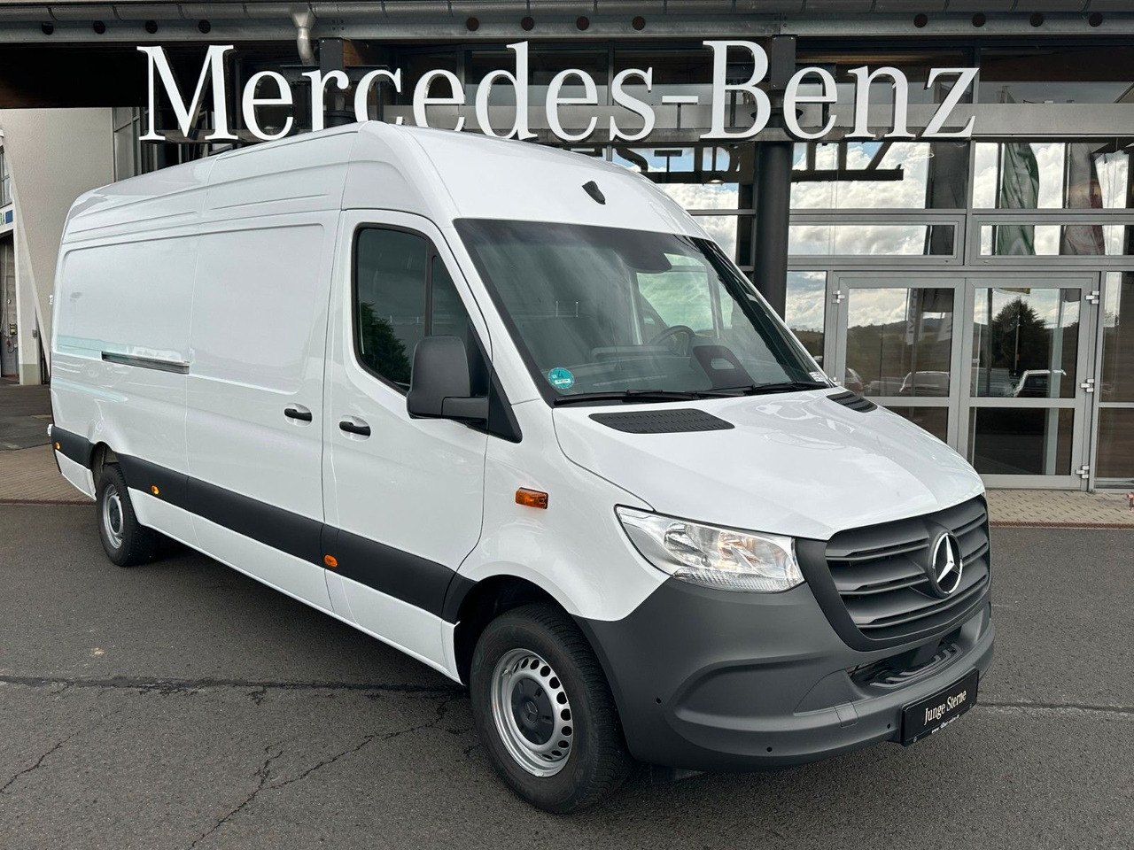 Mercedes-Benz Sprinter 317 CDI 9G 4325 Klima Kamera SHZ AHK - Panel van: picture 1 Mercedes-Benz Sprinter 317 CDI 9G 4325 Klima Kamera SHZ AHK - Panel van: picture 1
