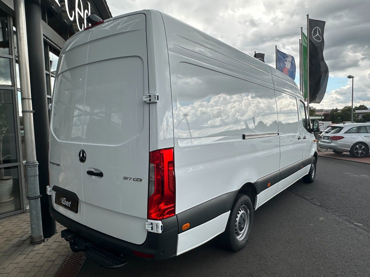 Mercedes-Benz Sprinter 317 CDI 9G 4325 Klima Kamera SHZ AHK - Panel van: picture 4 Mercedes-Benz Sprinter 317 CDI 9G 4325 Klima Kamera SHZ AHK - Panel van: picture 4
