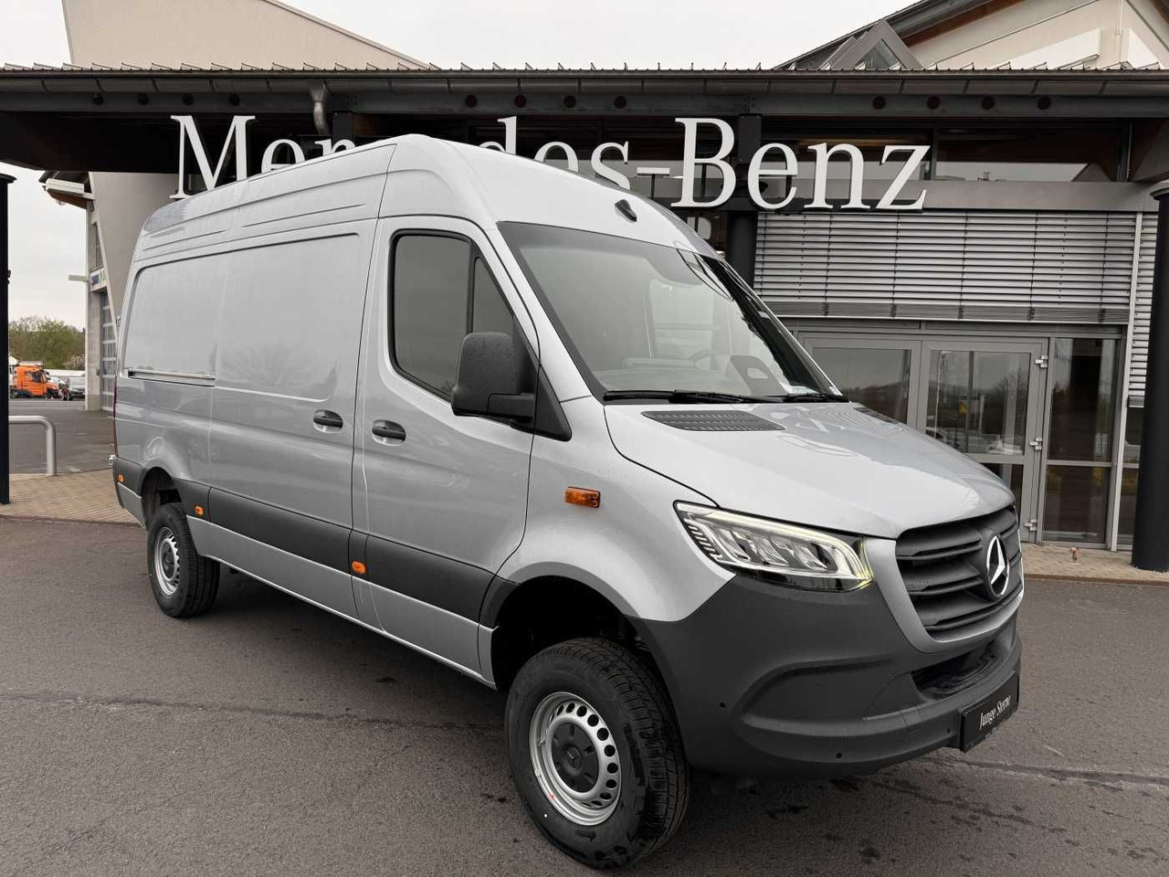 Mercedes-Benz Sprinter 319 CDI 4x4 3665 Klima Standheiz AHK - Panel van: picture 1 Mercedes-Benz Sprinter 319 CDI 4x4 3665 Klima Standheiz AHK - Panel van: picture 1