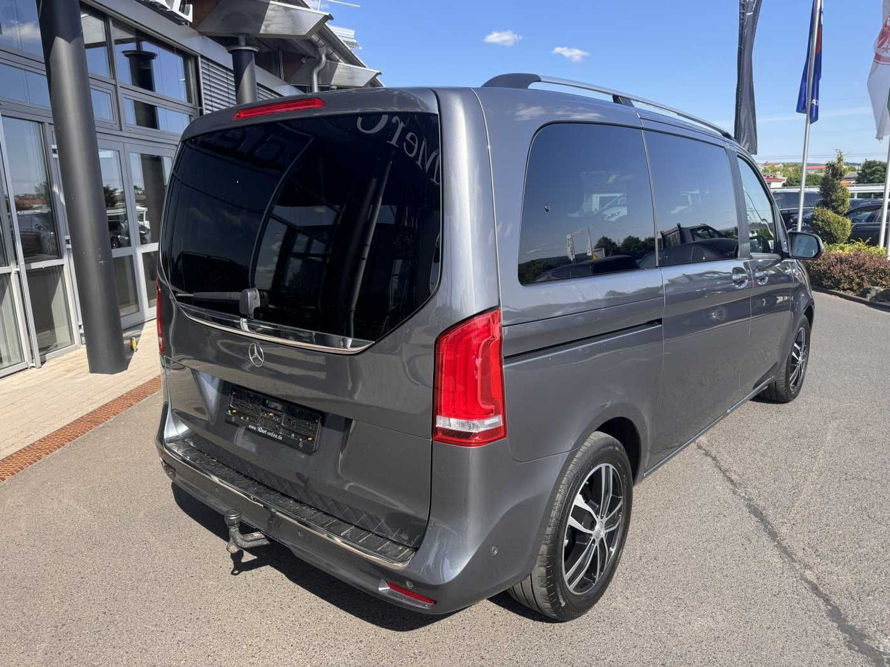 Mercedes-Benz V 220 d EDITION Liege-Paket AHK2,5 LED DAB MBUX - Passenger van: picture 4 Mercedes-Benz V 220 d EDITION Liege-Paket AHK2,5 LED DAB MBUX - Passenger van: picture 4