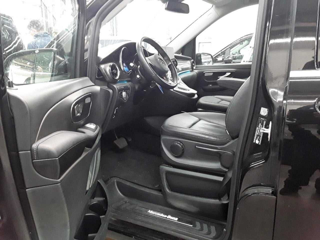 Mercedes-Benz V 300 d 4MATIC AVA 3430 AHK2,5 DISTRONIC 360 - Passenger van: picture 5 Mercedes-Benz V 300 d 4MATIC AVA 3430 AHK2,5 DISTRONIC 360 - Passenger van: picture 5