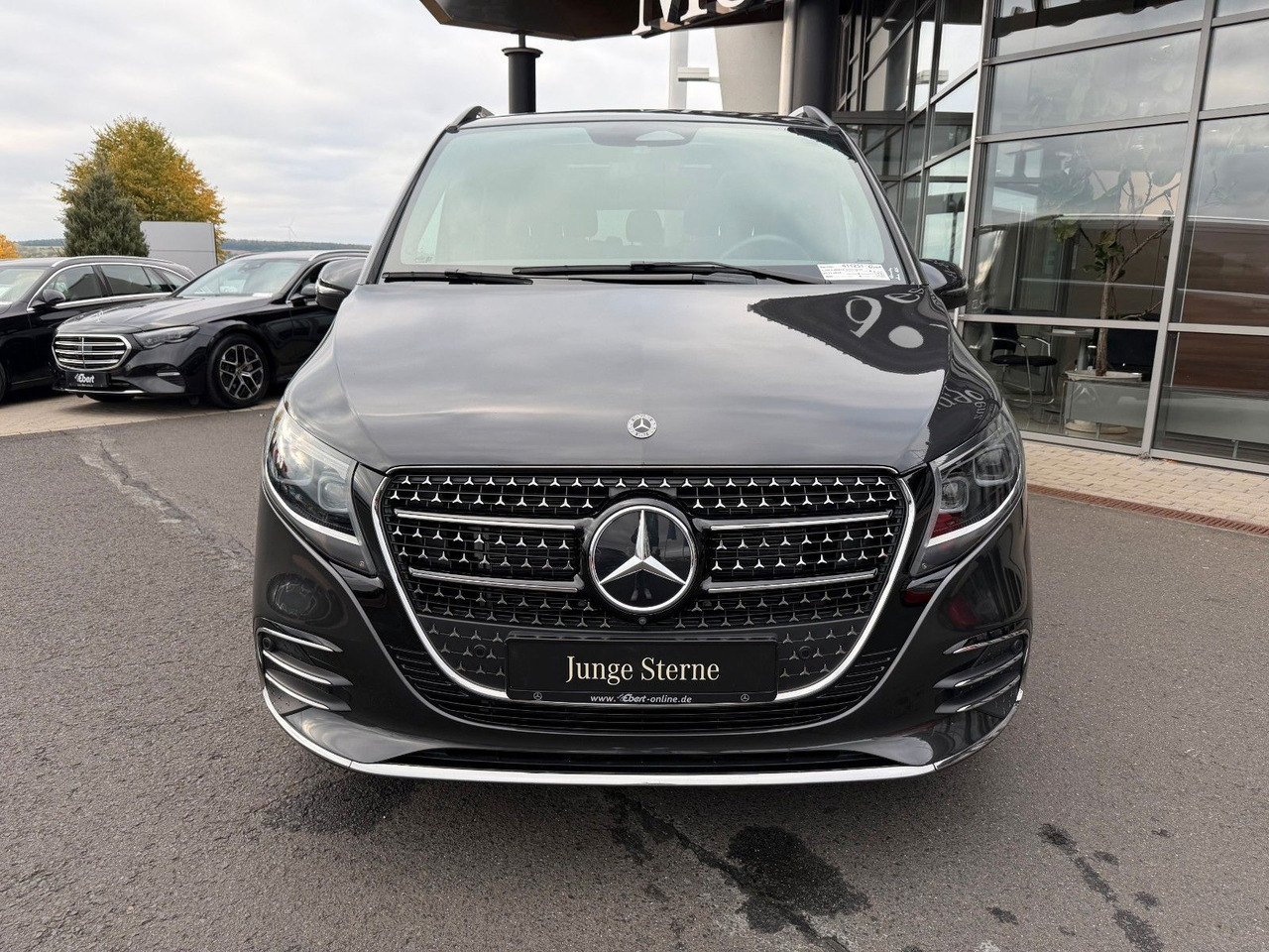 Mercedes-Benz V 300 d 4MATIC EXCLUSIVE AMG Panorama Standheiz - Estate car: picture 2 Mercedes-Benz V 300 d 4MATIC EXCLUSIVE AMG Panorama Standheiz - Estate car: picture 2
