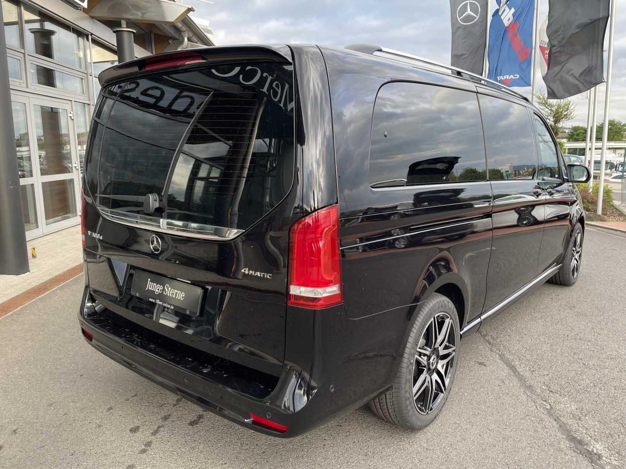 Mercedes-Benz V 300 d AVA 4MATIC AMG Kühlschrank AIRMATIC - Passenger van: picture 4 Mercedes-Benz V 300 d AVA 4MATIC AMG Kühlschrank AIRMATIC - Passenger van: picture 4