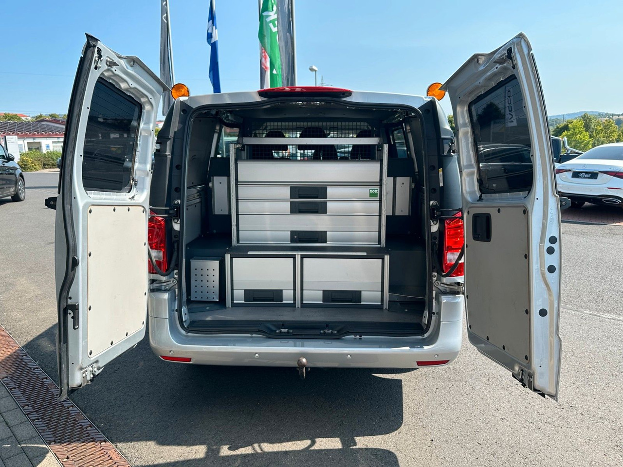 Small van Mercedes-Benz Vito 114 CDI Mixto Regal AHK Klima PARKTRONIC: picture 6 Small van Mercedes-Benz Vito 114 CDI Mixto Regal AHK Klima PARKTRONIC: picture 6