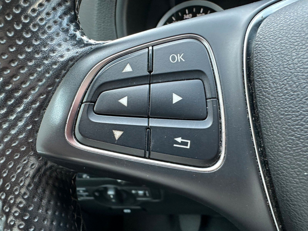 Small van Mercedes-Benz Vito 114 CDI Mixto Regal AHK Klima PARKTRONIC: picture 17 Small van Mercedes-Benz Vito 114 CDI Mixto Regal AHK Klima PARKTRONIC: picture 17