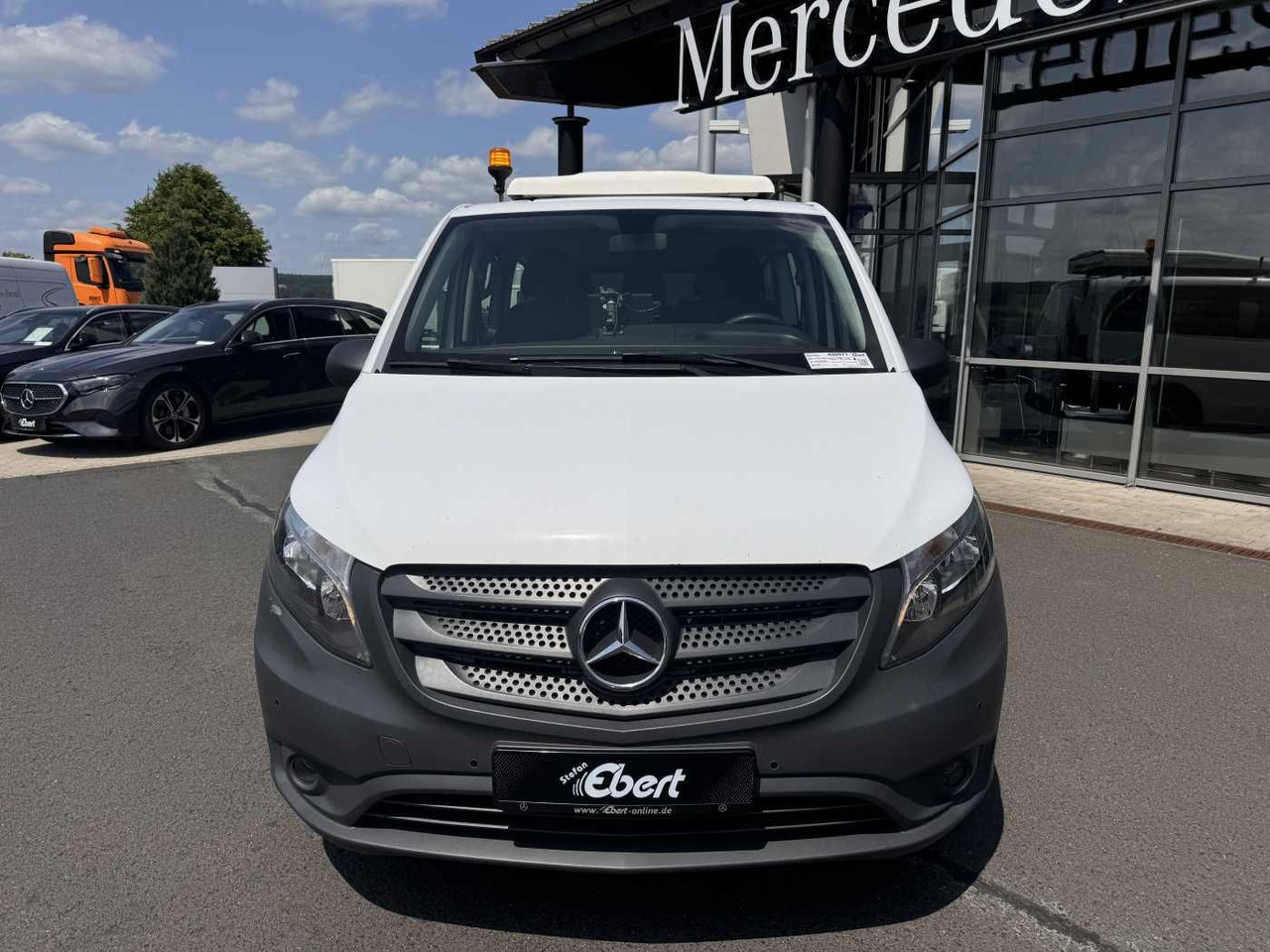 Mercedes-Benz Vito 114 CDI Tourer Begleitfahrzeug BF3+ / WVZ - Passenger van: picture 4 Mercedes-Benz Vito 114 CDI Tourer Begleitfahrzeug BF3+ / WVZ - Passenger van: picture 4