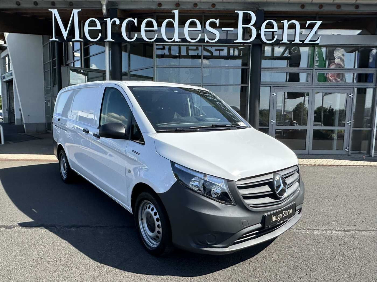 Mercedes-Benz eVito 112 Klima Kamera Navi SHZ Tempomat - Small van, Electric van: picture 1 Mercedes-Benz eVito 112 Klima Kamera Navi SHZ Tempomat - Small van, Electric van: picture 1