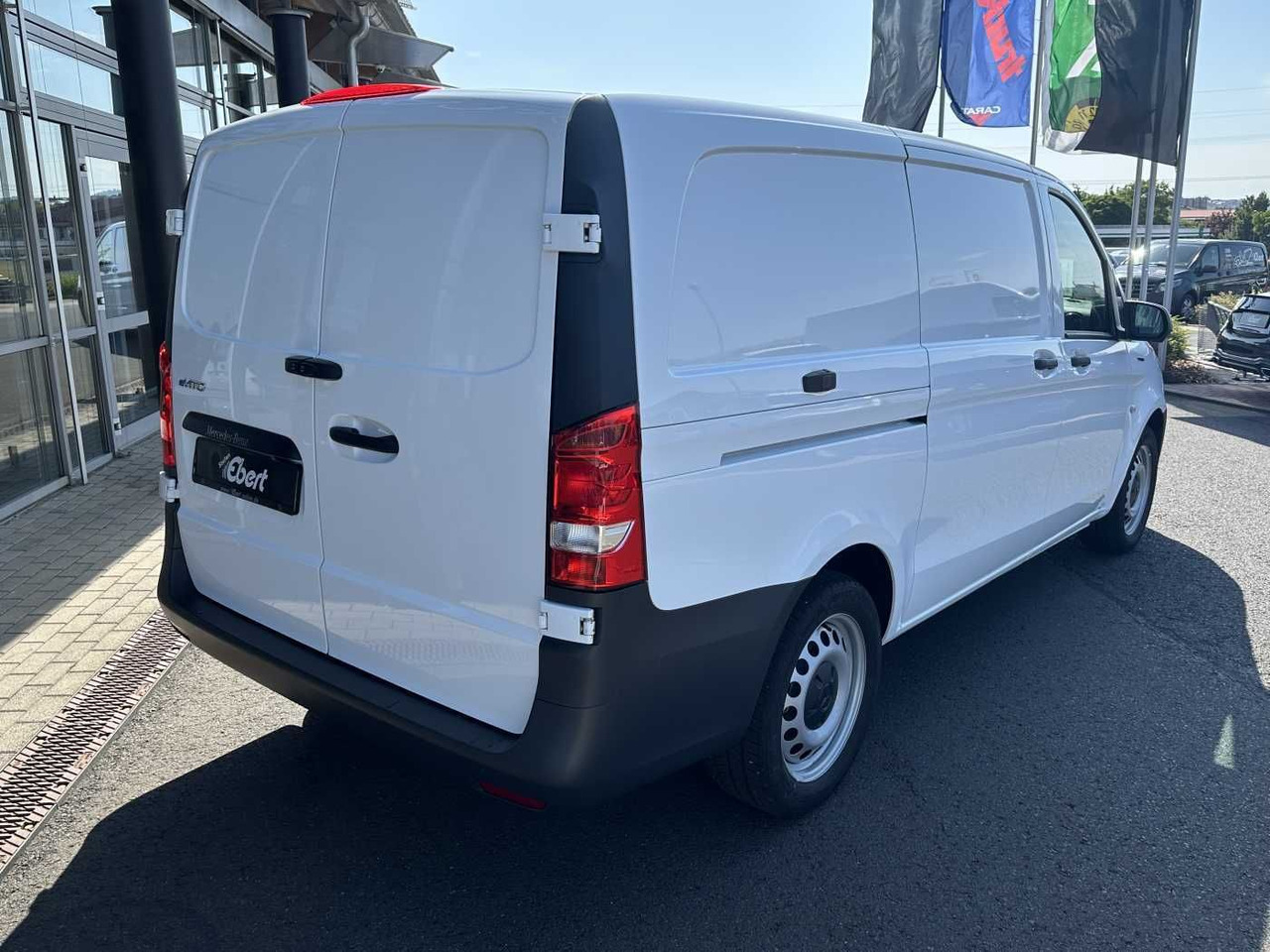 Mercedes-Benz eVito 112 Klima Kamera Navi SHZ Tempomat - Small van, Electric van: picture 4 Mercedes-Benz eVito 112 Klima Kamera Navi SHZ Tempomat - Small van, Electric van: picture 4