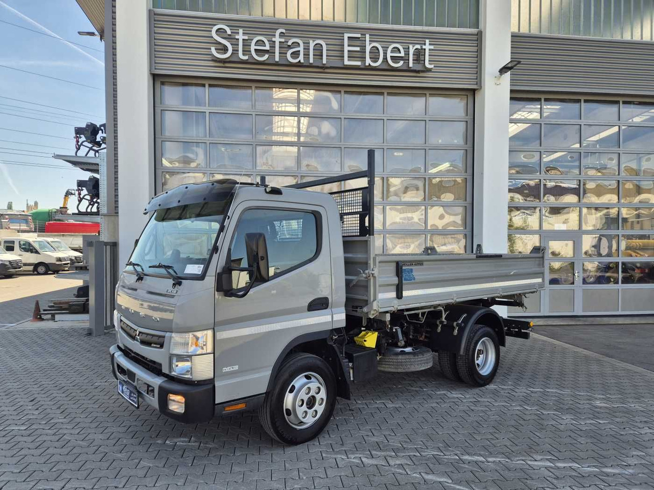 Mitsubishi Fuso Canter 7C18 4x2 Meiller-Kipper Klima AHK - Tipper van: picture 4 Mitsubishi Fuso Canter 7C18 4x2 Meiller-Kipper Klima AHK - Tipper van: picture 4