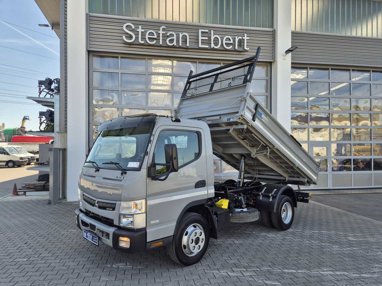 Mitsubishi Fuso Canter 7C18 4x2 Meiller-Kipper Klima AHK - Tipper van: picture 1 Mitsubishi Fuso Canter 7C18 4x2 Meiller-Kipper Klima AHK - Tipper van: picture 1