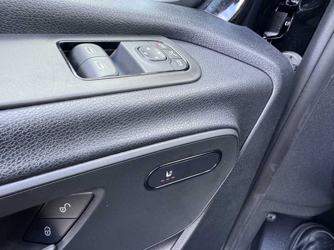 Leasing of  Mercedes-Benz Sprinter 517 CDI Mixto, Klima, AHK, 6 Sitzplätze Mercedes-Benz Sprinter 517 CDI Mixto, Klima, AHK, 6 Sitzplätze: picture 15