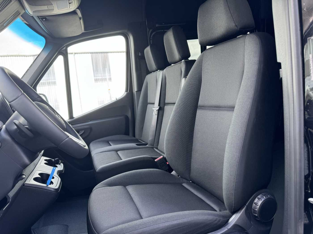 Leasing of  Mercedes-Benz Sprinter 517 CDI Mixto, Klima, AHK, 6 Sitzplätze Mercedes-Benz Sprinter 517 CDI Mixto, Klima, AHK, 6 Sitzplätze: picture 7