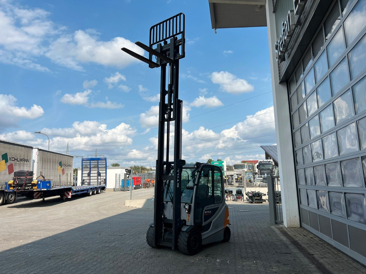 Electric forklift Still RX60-30L/600 / 04/2025 / Hubhöhe 4.580mm / SS: picture 11
