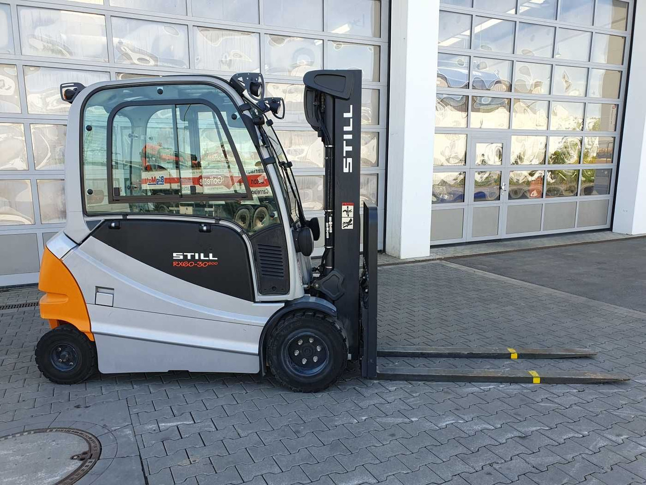 Still RX60-30L/600 - Triplex: 4.6m / SS / nur 371h! - Electric forklift: picture 2 Still RX60-30L/600 - Triplex: 4.6m / SS / nur 371h! - Electric forklift: picture 2