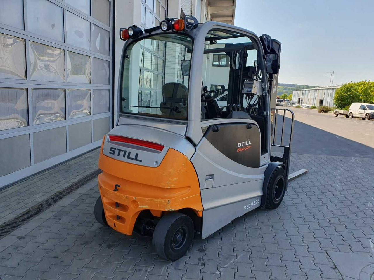 Still RX60-30L/600 - Triplex: 4.6m / Waage / nur 809h - Electric forklift: picture 4 Still RX60-30L/600 - Triplex: 4.6m / Waage / nur 809h - Electric forklift: picture 4