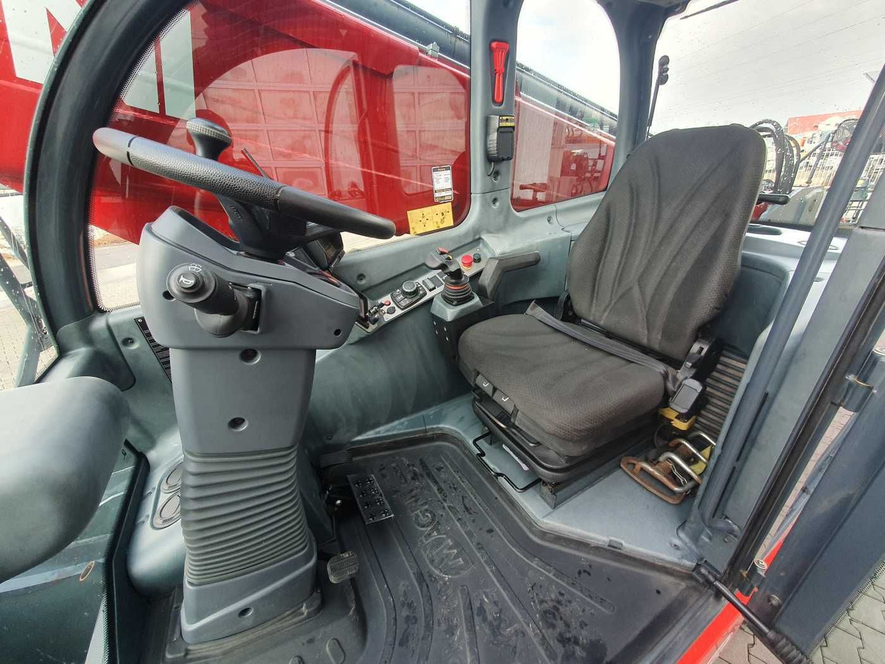 Wheel loader TH 6.20 / Gabel / Funk! / nur 1.719h!: picture 11 Wheel loader TH 6.20 / Gabel / Funk! / nur 1.719h!: picture 11