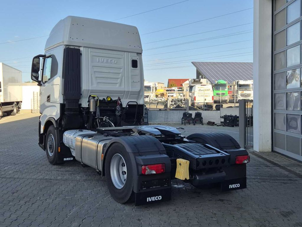 New Tractor unit Iveco AS440X49T/P ON 4x4 HI-TRACTION Intarder 2x Bett: picture 7