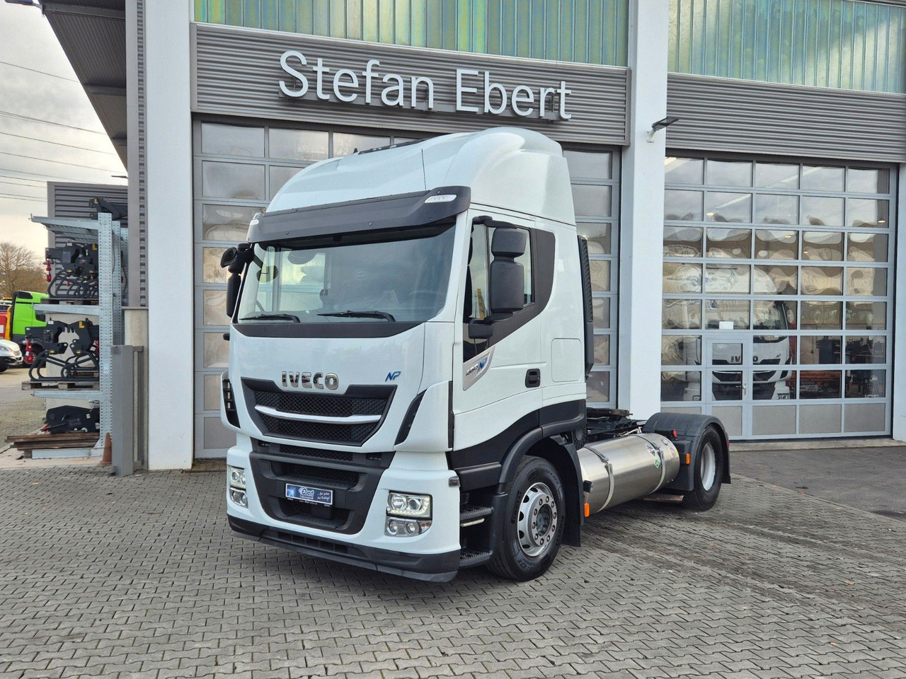 Iveco Stralis 460NP LNG 4x2 3 Stück - Tractor unit: picture 1 Iveco Stralis 460NP LNG 4x2 3 Stück - Tractor unit: picture 1