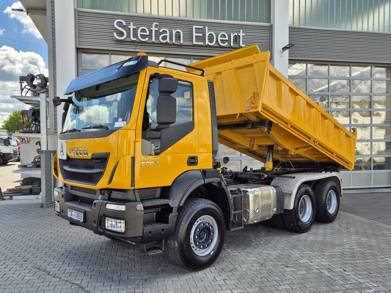 Iveco Trakker AD380T50 6x4 Kipper/SZM Wechselsystem - Tractor unit: picture 1 Iveco Trakker AD380T50 6x4 Kipper/SZM Wechselsystem - Tractor unit: picture 1