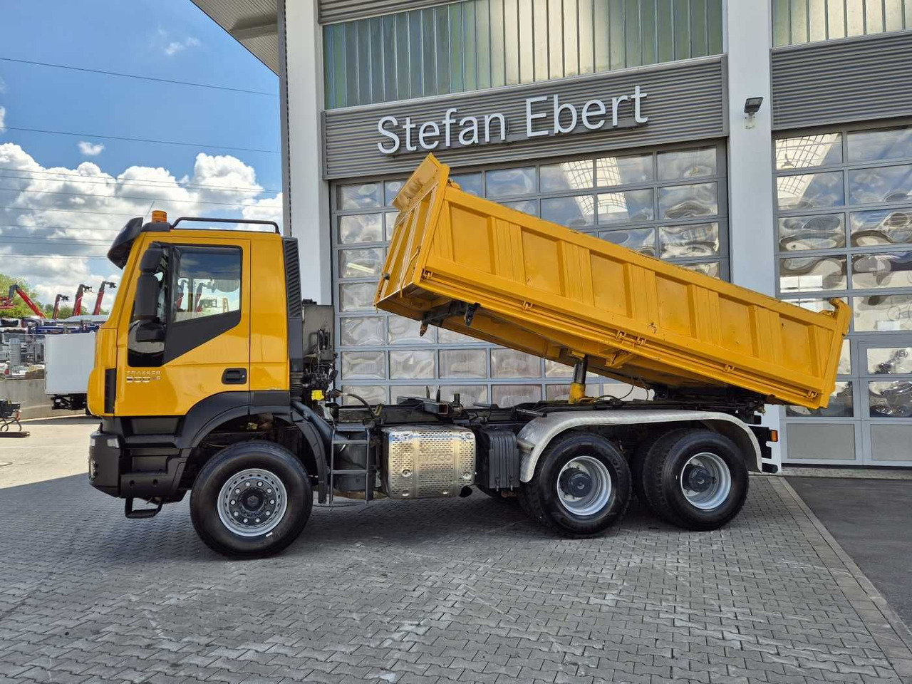 Iveco Trakker AD380T50 6x4 Kipper/SZM Wechselsystem - Tractor unit: picture 4 Iveco Trakker AD380T50 6x4 Kipper/SZM Wechselsystem - Tractor unit: picture 4