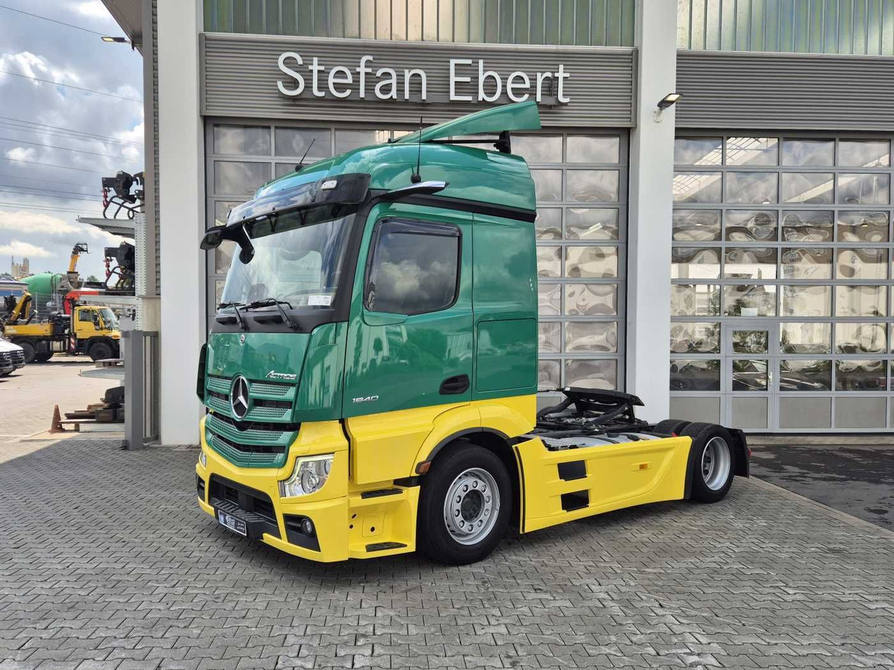 Mercedes-Benz Actros 1840 LSnRL Retarder Hubsattelplatte Xenon - Tractor unit: picture 3 Mercedes-Benz Actros 1840 LSnRL Retarder Hubsattelplatte Xenon - Tractor unit: picture 3