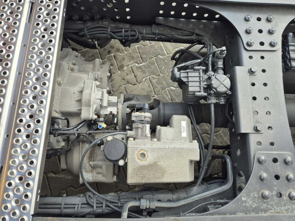 Tractor unit Mercedes-Benz Actros 1848 LSnRL Öl-Retarder MirrorCam PPC DAB: picture 9