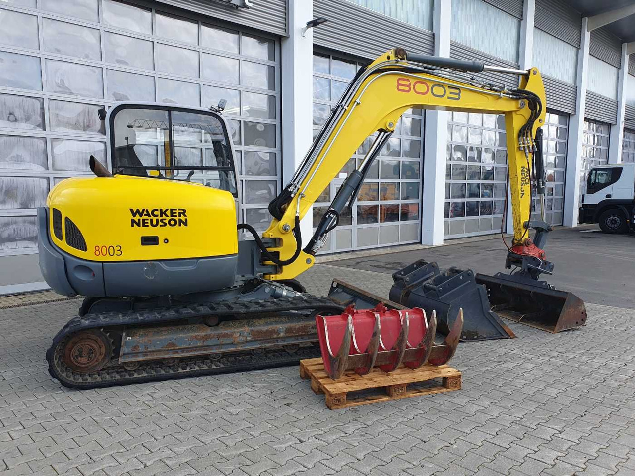 Wacker 8003 / MS08 / nur 4.035h / 2014 / Löffelpaket - Mini excavator: picture 3 Wacker 8003 / MS08 / nur 4.035h / 2014 / Löffelpaket - Mini excavator: picture 3