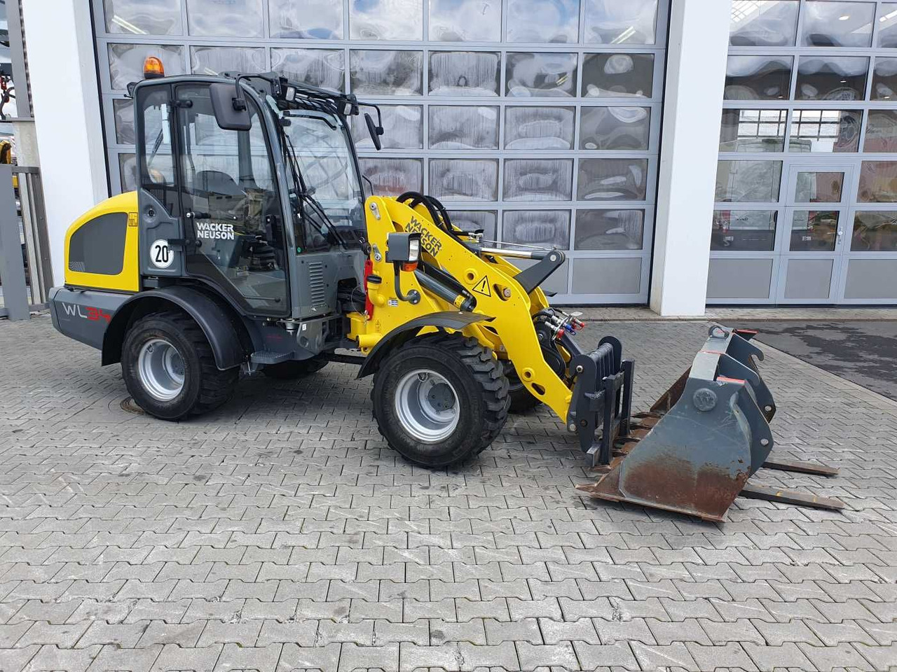 Wacker WL34 (RL40) / Schaufel + Gabel / nur 743h / 62PS - Wheel loader: picture 2 Wacker WL34 (RL40) / Schaufel + Gabel / nur 743h / 62PS - Wheel loader: picture 2