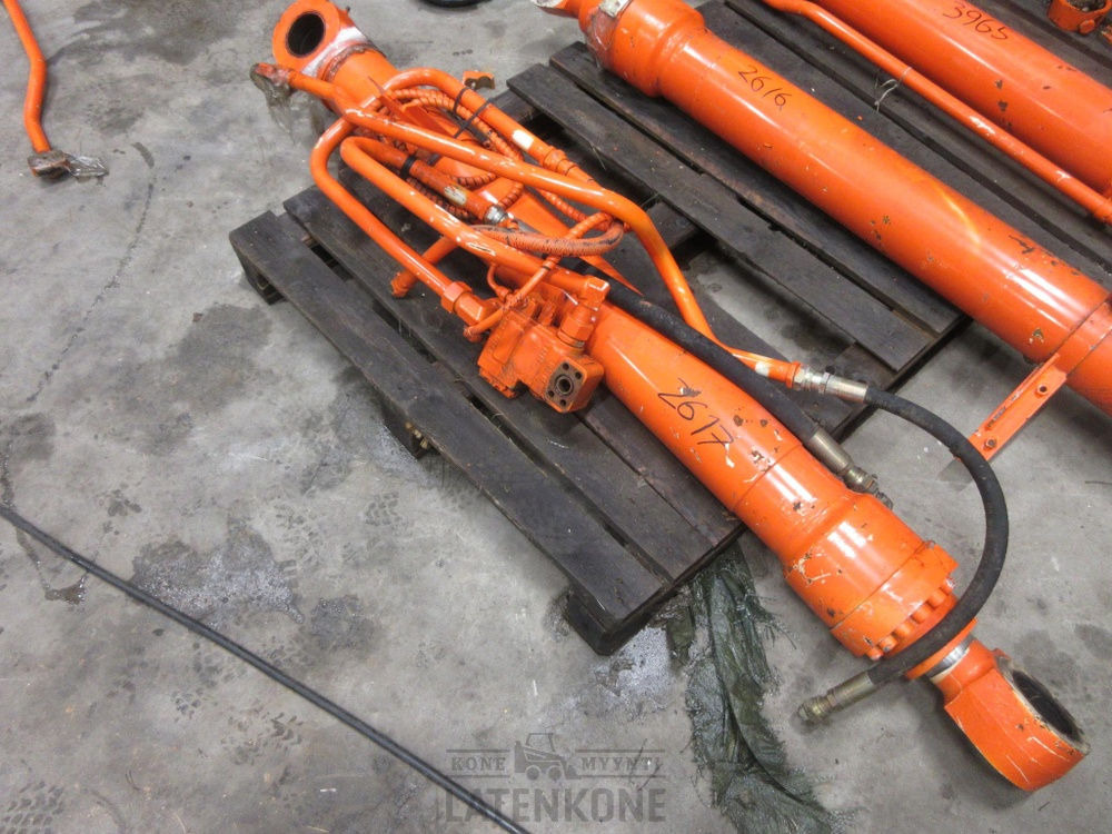 Hitachi Hitachi ZX210 nostosylinteri ID 2617 UUSI - Hydraulic cylinder for Construction machinery: picture 4 Hitachi Hitachi ZX210 nostosylinteri ID 2617 UUSI - Hydraulic cylinder for Construction machinery: picture 4