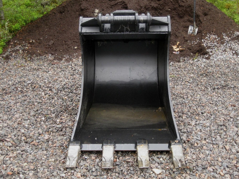 Laten Kuokkakauha 1000mm NTP10 kynsillä - Bucket for Construction machinery: picture 3 Laten Kuokkakauha 1000mm NTP10 kynsillä - Bucket for Construction machinery: picture 3