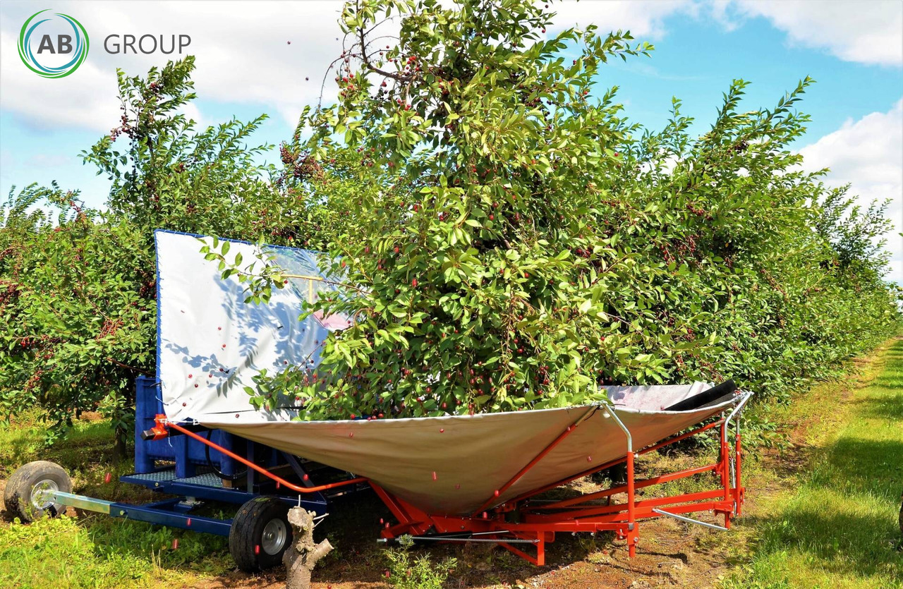 Jagoda machine for harvesting cherries, plums Gacek - Agricultural machinery: picture 1 Jagoda machine for harvesting cherries, plums Gacek - Agricultural machinery: picture 1