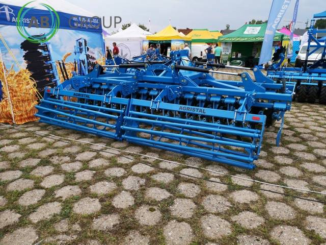 Agristal BTH hydraulic folding disc harrow 4.5 m - Soil tillage equipment: picture 1 Agristal BTH hydraulic folding disc harrow 4.5 m - Soil tillage equipment: picture 1