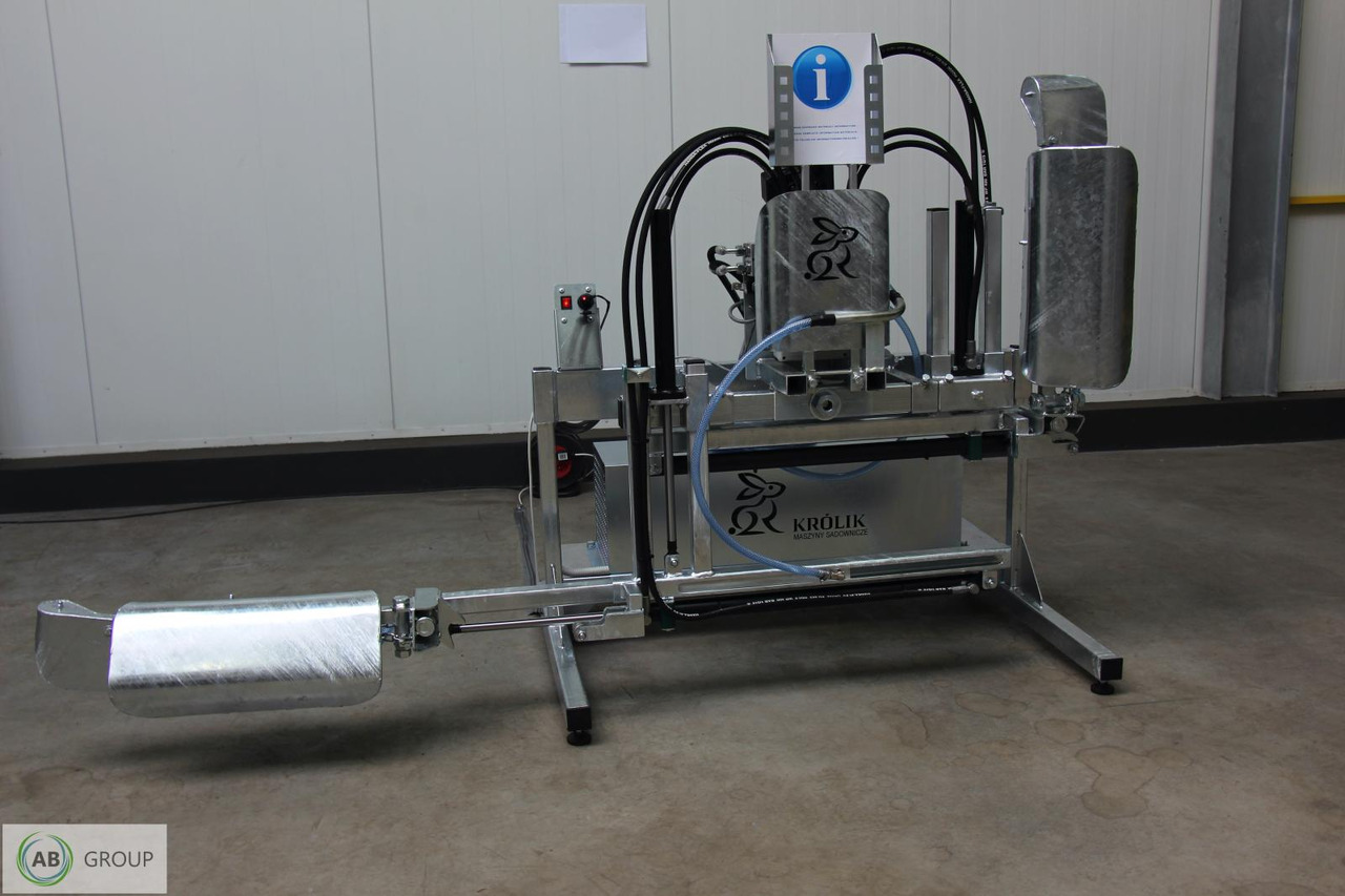 Krolik double-sided hydraulic herbicide beam BHh - Trailed sprayer: picture 2 Krolik double-sided hydraulic herbicide beam BHh - Trailed sprayer: picture 2