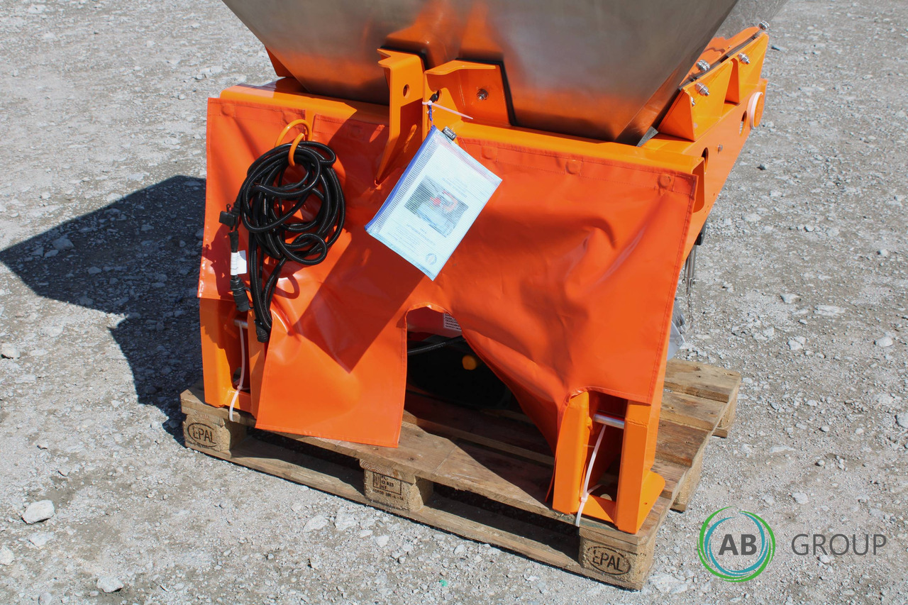 Municipal Spreader POM Augustów N065 - Sand/ Salt spreader: picture 3 Municipal Spreader POM Augustów N065 - Sand/ Salt spreader: picture 3