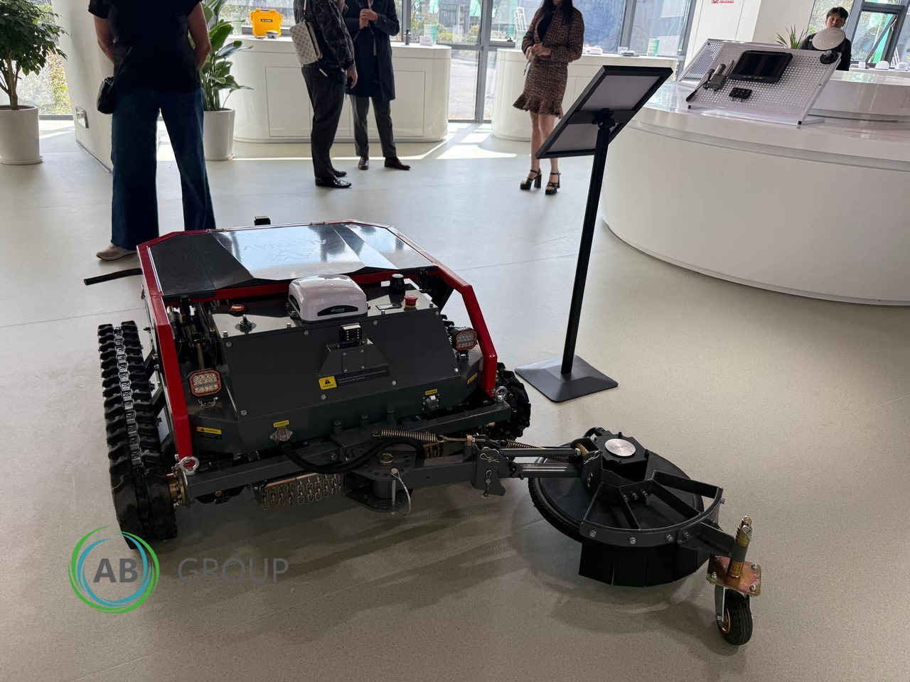 Taurus80E robotic lawn mower - Garden mower: picture 2 Taurus80E robotic lawn mower - Garden mower: picture 2