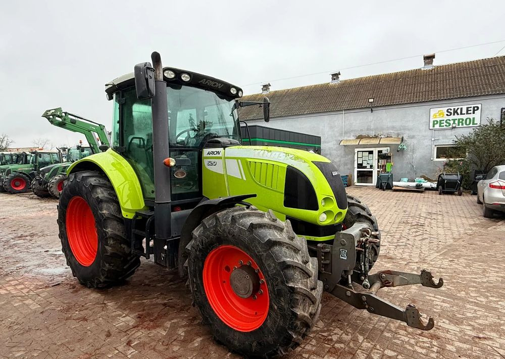 Claas Arion 620 - Farm tractor: picture 1 Claas Arion 620 - Farm tractor: picture 1