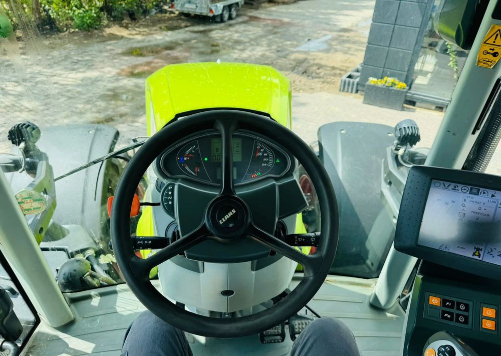 Farm tractor Claas Axion 950 CEBIS CMATIC: picture 11 Farm tractor Claas Axion 950 CEBIS CMATIC: picture 11