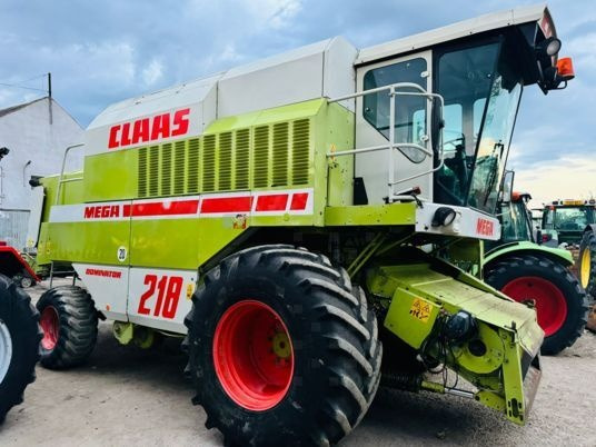 Claas MEGA 218 - Combine harvester: picture 1 Claas MEGA 218 - Combine harvester: picture 1