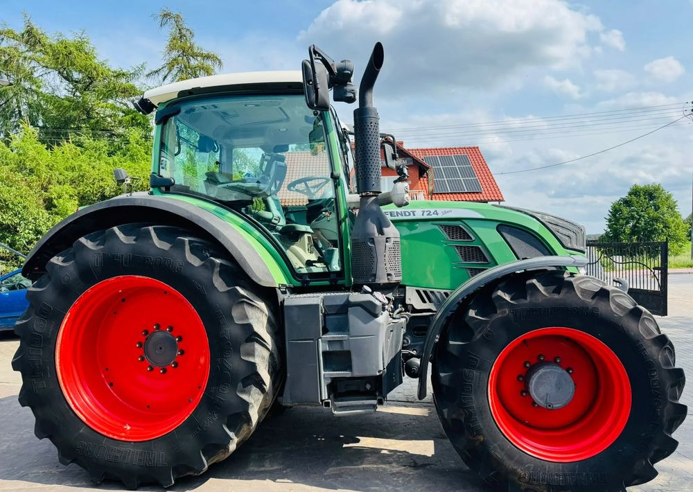 Fendt 724 - Farm tractor: picture 3 Fendt 724 - Farm tractor: picture 3