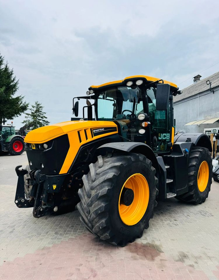 JCB 4220 - Farm tractor: picture 1 JCB 4220 - Farm tractor: picture 1