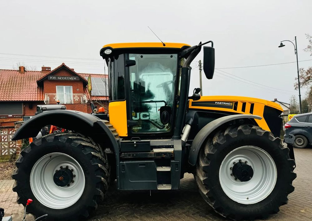 JCB FASTRAC 4220 - Farm tractor: picture 5 JCB FASTRAC 4220 - Farm tractor: picture 5
