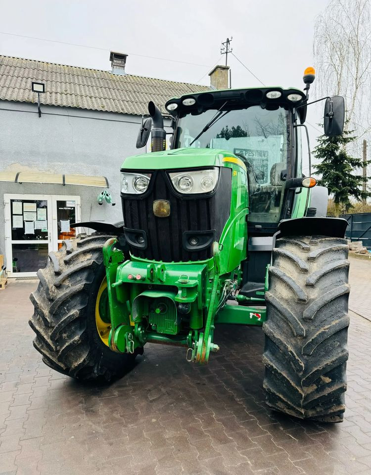 John Deere 6170R - Farm tractor: picture 5 John Deere 6170R - Farm tractor: picture 5