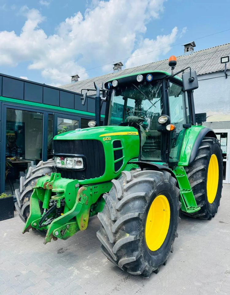 John Deere 6430 - Farm tractor: picture 1 John Deere 6430 - Farm tractor: picture 1