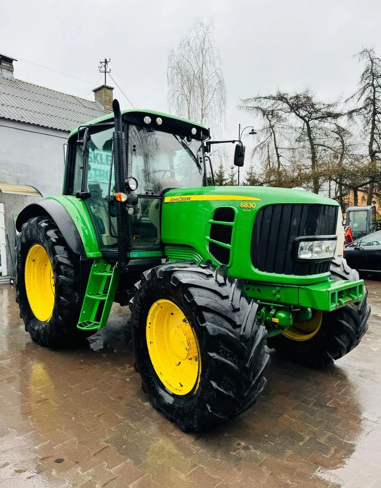 John Deere 6830 PREMIUM - Farm tractor: picture 5 John Deere 6830 PREMIUM - Farm tractor: picture 5