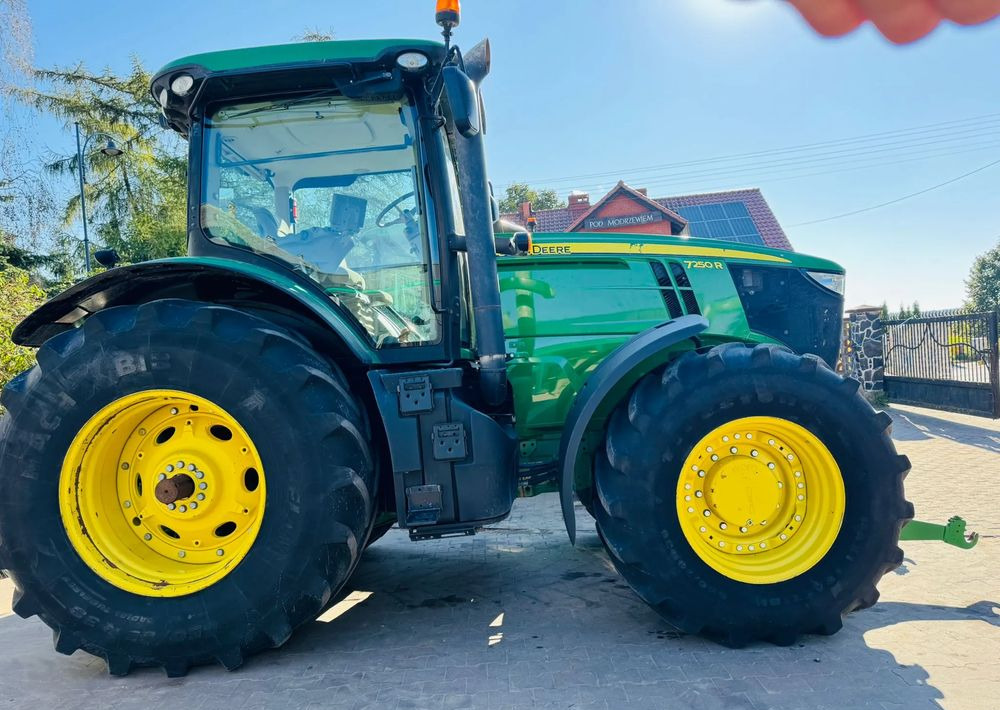 Farm tractor John Deere 7250R: picture 11