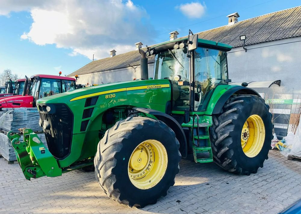 John Deere 8130 - Farm tractor: picture 4 John Deere 8130 - Farm tractor: picture 4