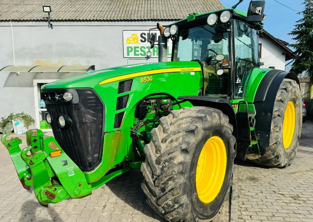 John Deere 8530 - Farm tractor: picture 1 John Deere 8530 - Farm tractor: picture 1