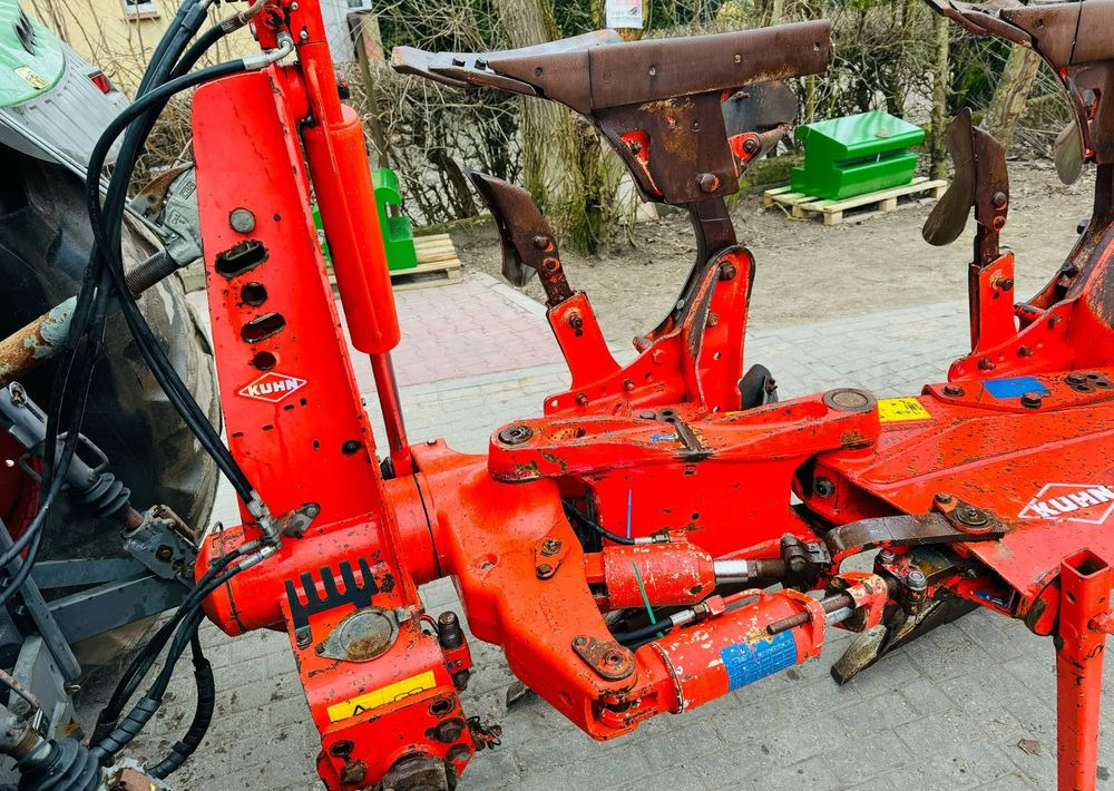 Kuhn Multi-master 122 - Plow: picture 2 Kuhn Multi-master 122 - Plow: picture 2